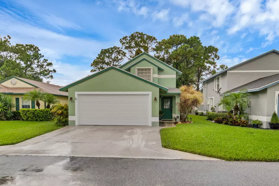 1365 Sweet William LN, West Palm Beach, FL 33415