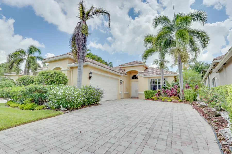 4112 Manchester Lake DR, Lake Worth, FL 33449