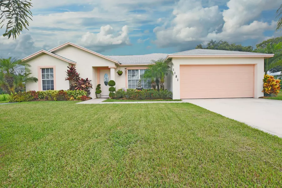 1181 SE Mendoza AVE, Port Saint Lucie, FL 34952