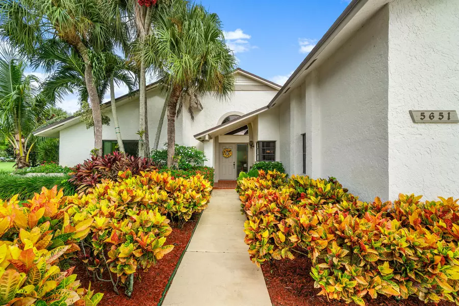 5651 Pleasant Valley LN, Delray Beach, FL 33484