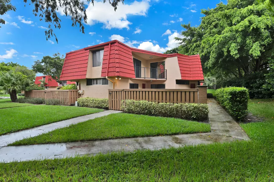 8075 Severn DR C, Boca Raton, FL 33433