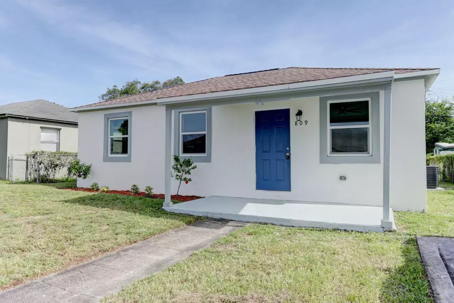 809 W 3rd ST, Riviera Beach, FL 33404