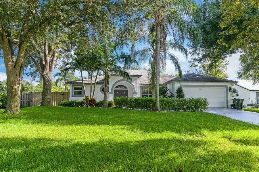 3925 NW 10th ST, Delray Beach, FL 33445