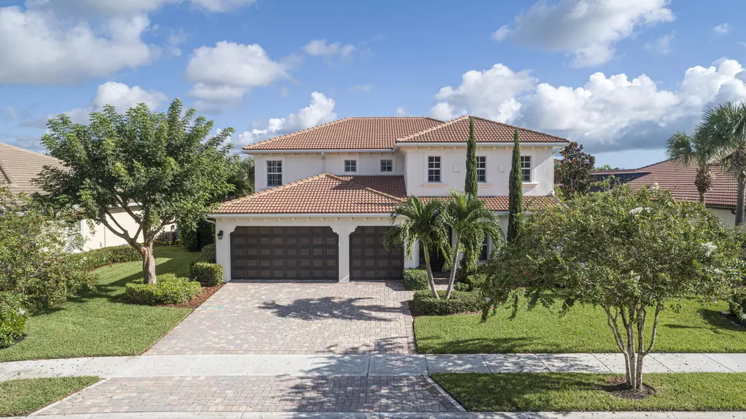 127 Manor Circle, Jupiter, FL 33458