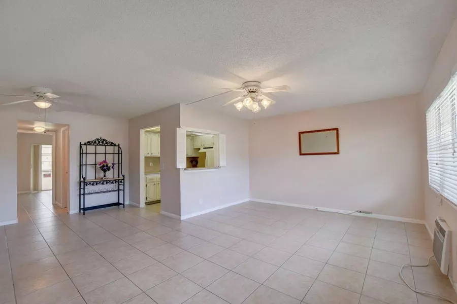 274 N Chatham, West Palm Beach, FL 33417