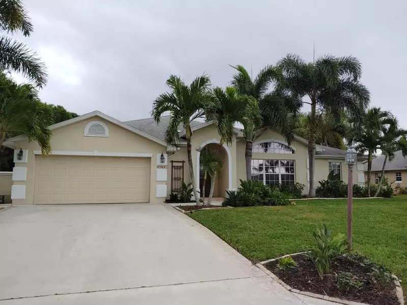 6763 Dickinson TER, Port Saint Lucie, FL 34952