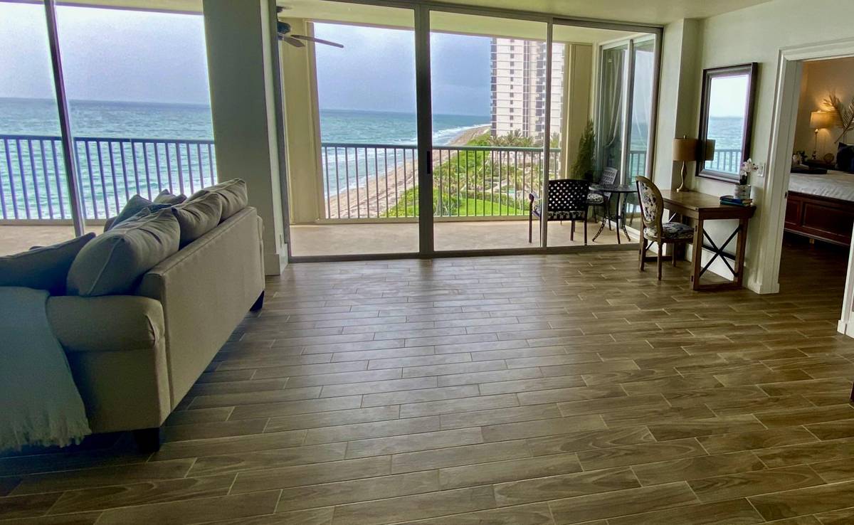 Singer Island, FL 33404,5400 N Ocean DR 6b