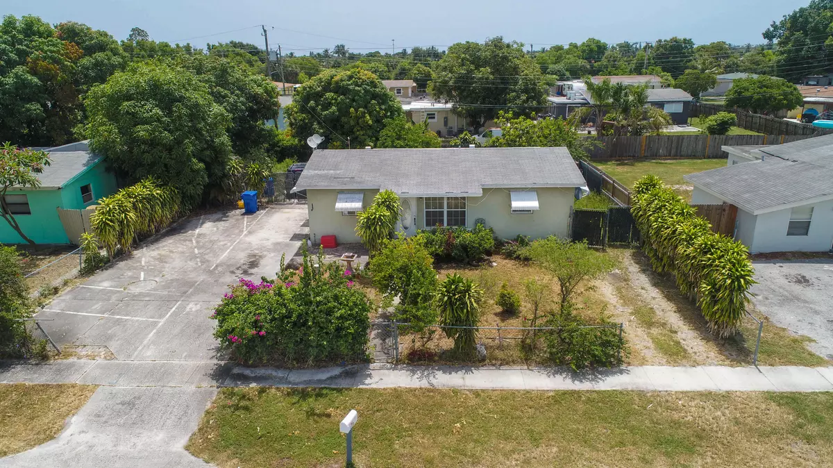 Lantana, FL 33462,1110 S 14th CT