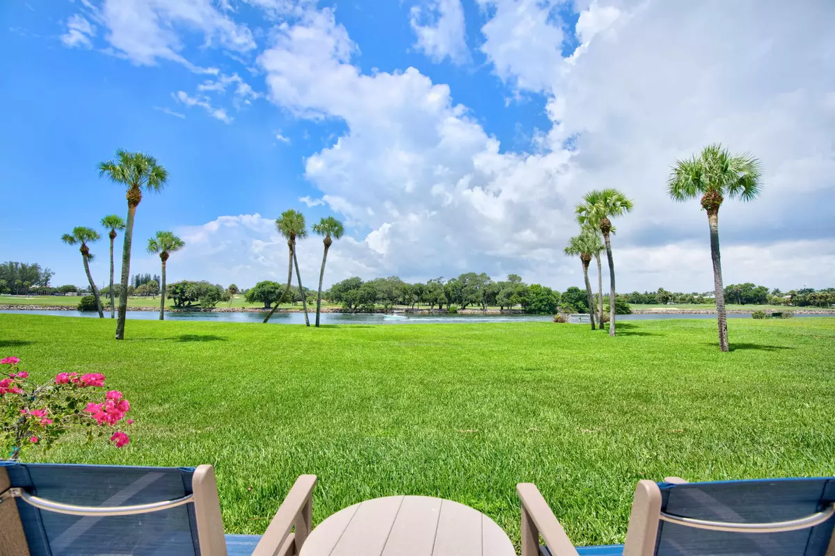 North Palm Beach, FL 33408,336 Golfview RD 305