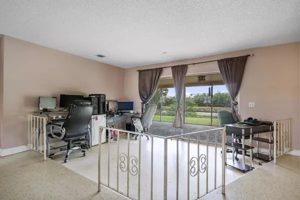 Boynton Beach, FL 33426,1056 SW 28th AVE