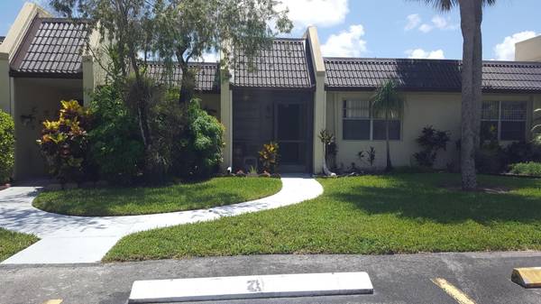 126 Lake Rebecca DR, West Palm Beach, FL 33411