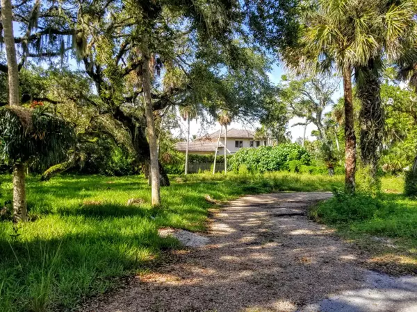 Vero Beach, FL 32963,618 Lantana LN