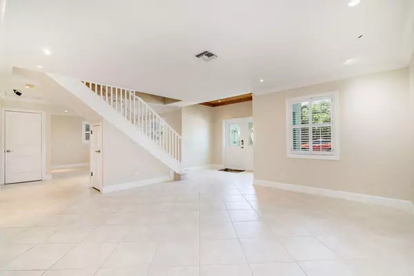 North Palm Beach, FL 33408,2044 S Suzanne CIR