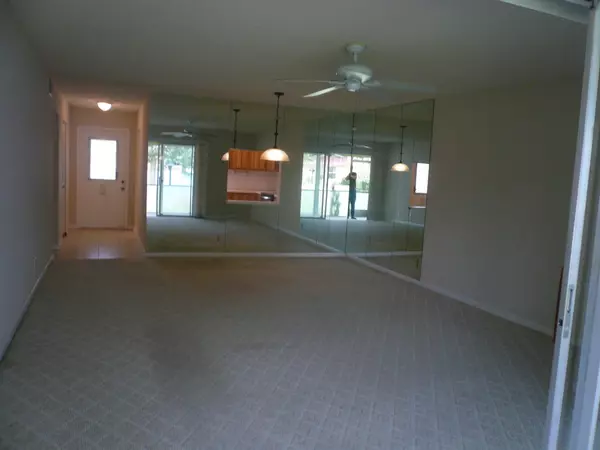 Lake Worth, FL 33467,544 Franconia CIR B