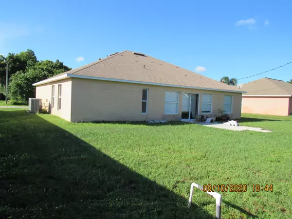 Port Saint Lucie, FL 34953,932 SW Mcelroy AVE