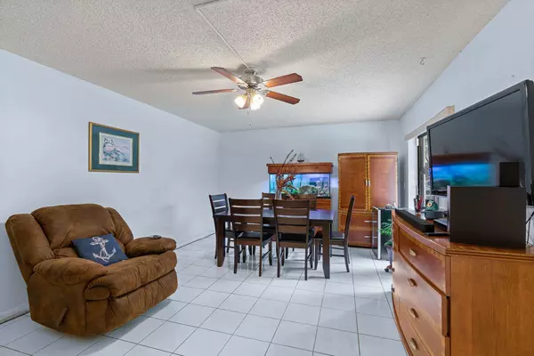 Greenacres, FL 33415,2196 White Pine B CIR B