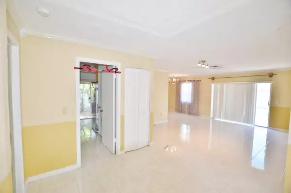 Greenacres, FL 33467,6502 Cindi LN