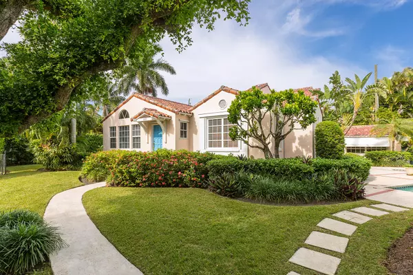 1027 S Vista Del Mar DR, Delray Beach, FL 33483