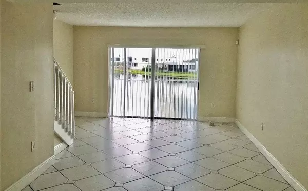 Weston, FL 33326,156 Riviera CIR 18-3