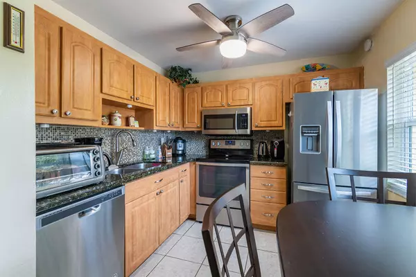 Delray Beach, FL 33484,5186 Tennis LN