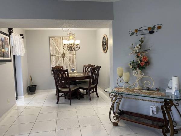 3661 Via Poinciana 106,  Lake Worth,  FL 33467