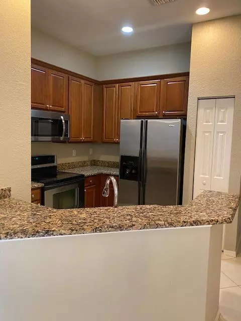 Palm Beach Gardens, FL 33418,4871 Bonsai CIR 211