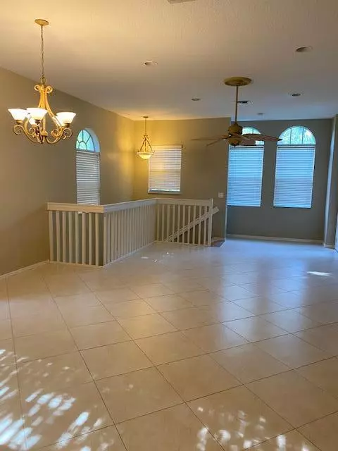 Palm Beach Gardens, FL 33418,4871 Bonsai CIR 211