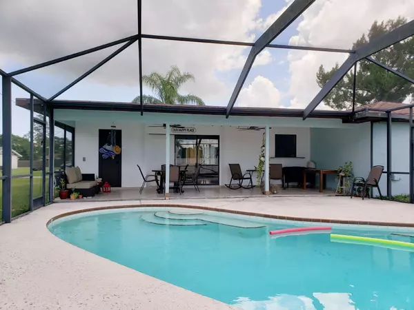 Port Saint Lucie, FL 34983,555 SE Brookside TER