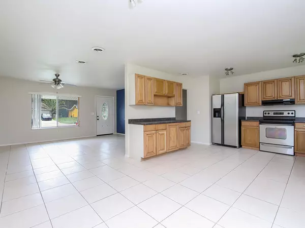 Port Saint Lucie, FL 34953,409 SW Eastport CIR