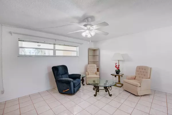 Boynton Beach, FL 33435,12 Colonial Club DR 103