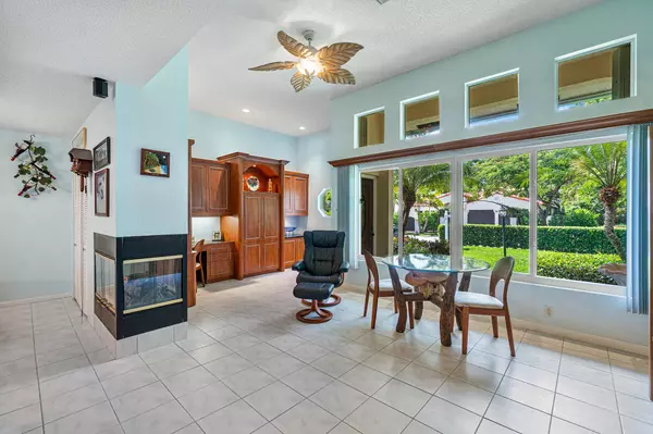 Boca Raton, FL 33486,825 Periwinkle ST