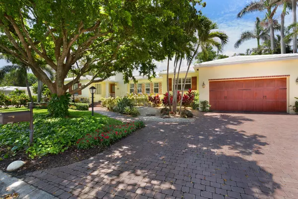 1112 S Vista Del Mar DR, Delray Beach, FL 33483