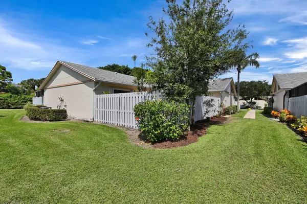 Boynton Beach, FL 33436,8847 Thumbwood CIR A