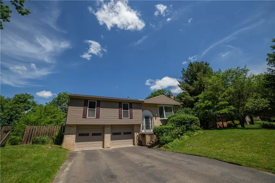 2311 Saddle Dr, Allison Park, PA 15101