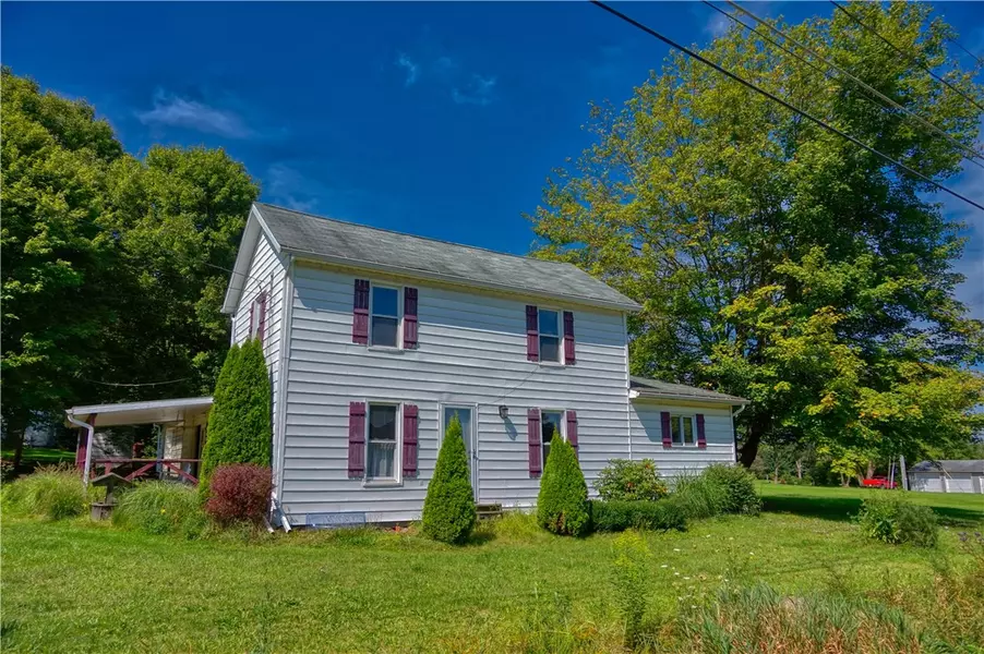 1666 Perry Highway, Volant, PA 16156