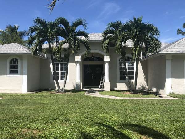 5885 SE Circle ST, Hobe Sound, FL 33455