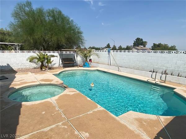 421 Warmside Drive, Las Vegas, NV 89145