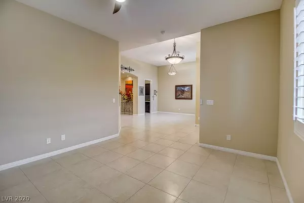 Las Vegas, NV 89149,6125 Gray Wolf River Way