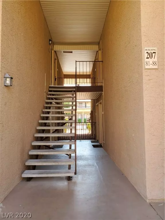 Las Vegas, NV 89103,5061 River Glen Drive #83