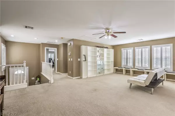 Las Vegas, NV 89148,5697 Tapestry Rose Court