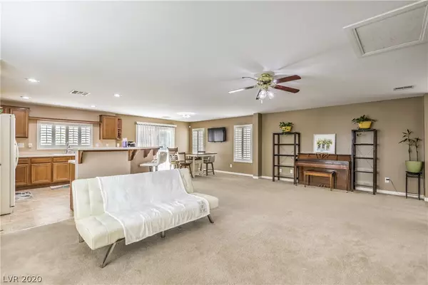 Las Vegas, NV 89148,5697 Tapestry Rose Court