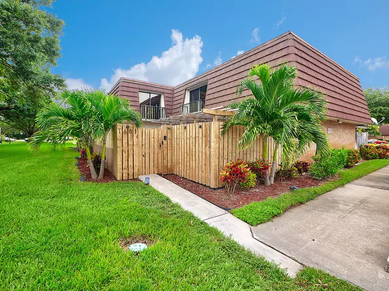 1601 16th LN, Palm Beach Gardens, FL 33418