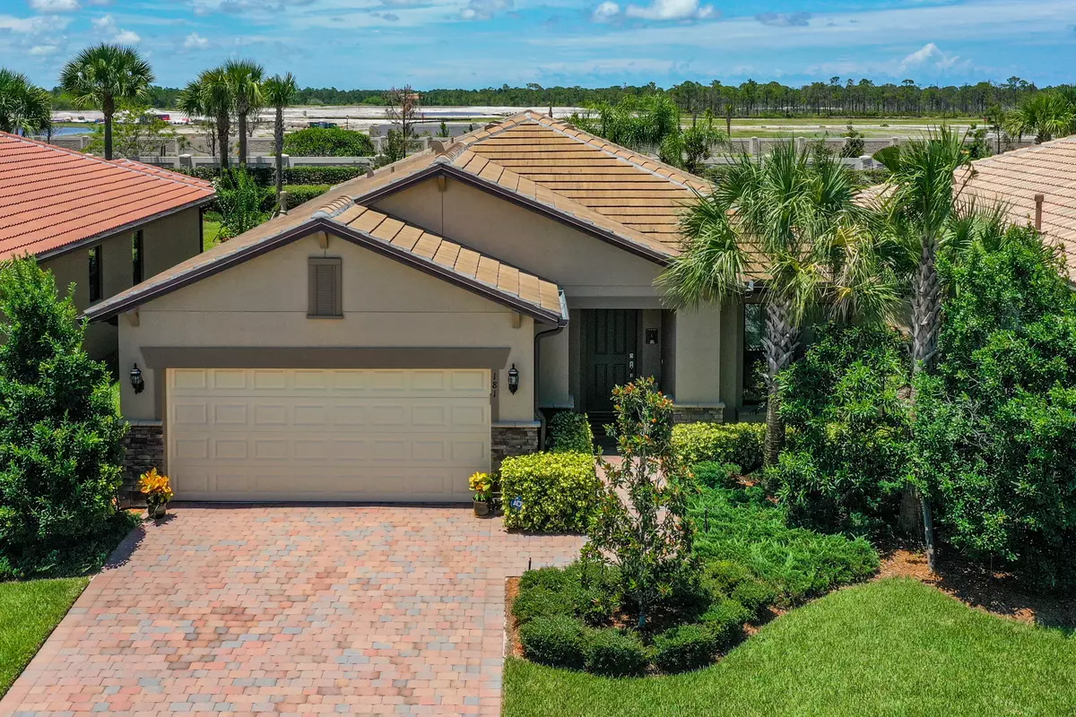 Port Saint Lucie, FL 34984,181 SE Courances DR