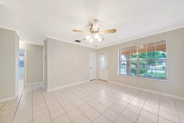 West Palm Beach, FL 33415,5123 Grant LN