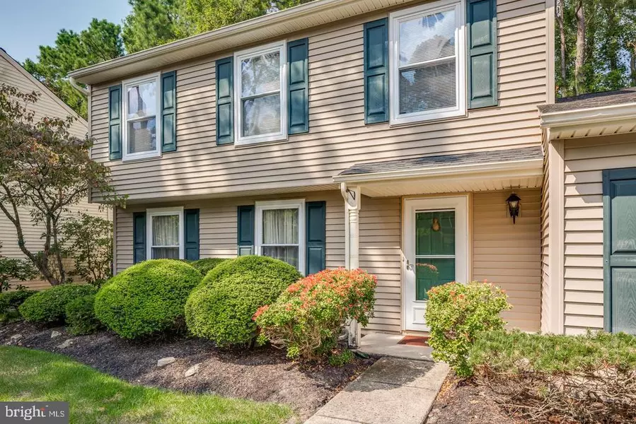 20 MASTERS CIR, Marlton, NJ 08053