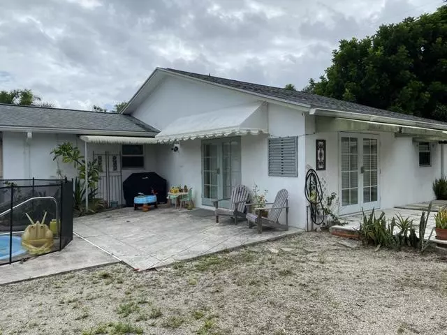 1225 N 16th AVE, Lake Worth, FL 33460