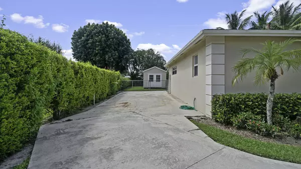 Palm Beach Gardens, FL 33418,4626 Spruce LN