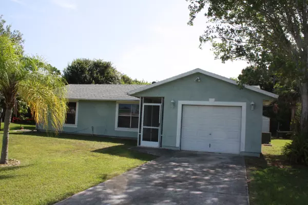 2492 SE Betty RD, Port Saint Lucie, FL 34952