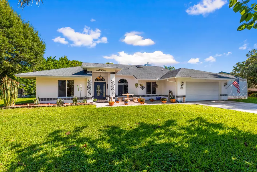 3082 NE Ivy LN, Jensen Beach, FL 34957