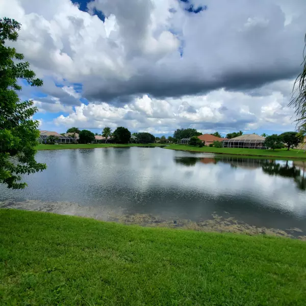 Port Saint Lucie, FL 34986,461 SW Sabalwood CV